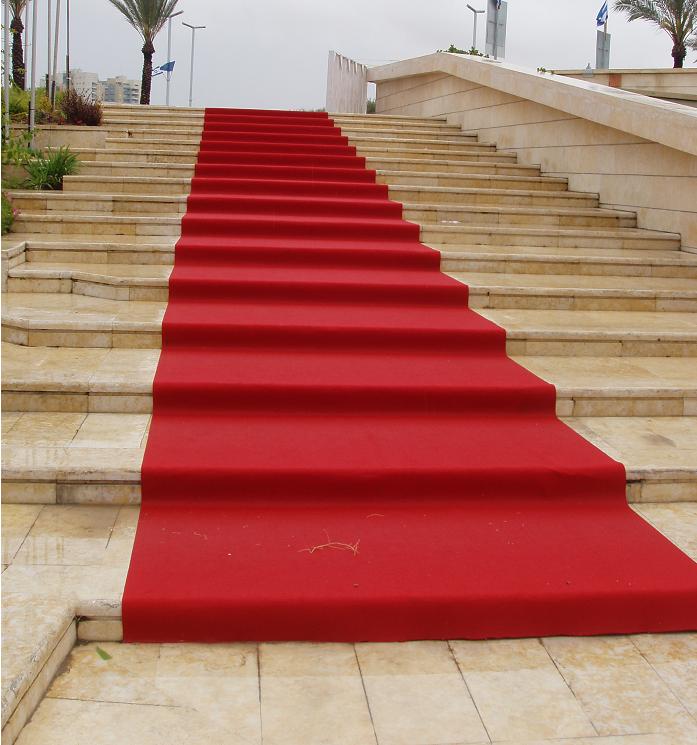 Long Live the Chaotic Step-And-Repeat: A Fashionable Delight